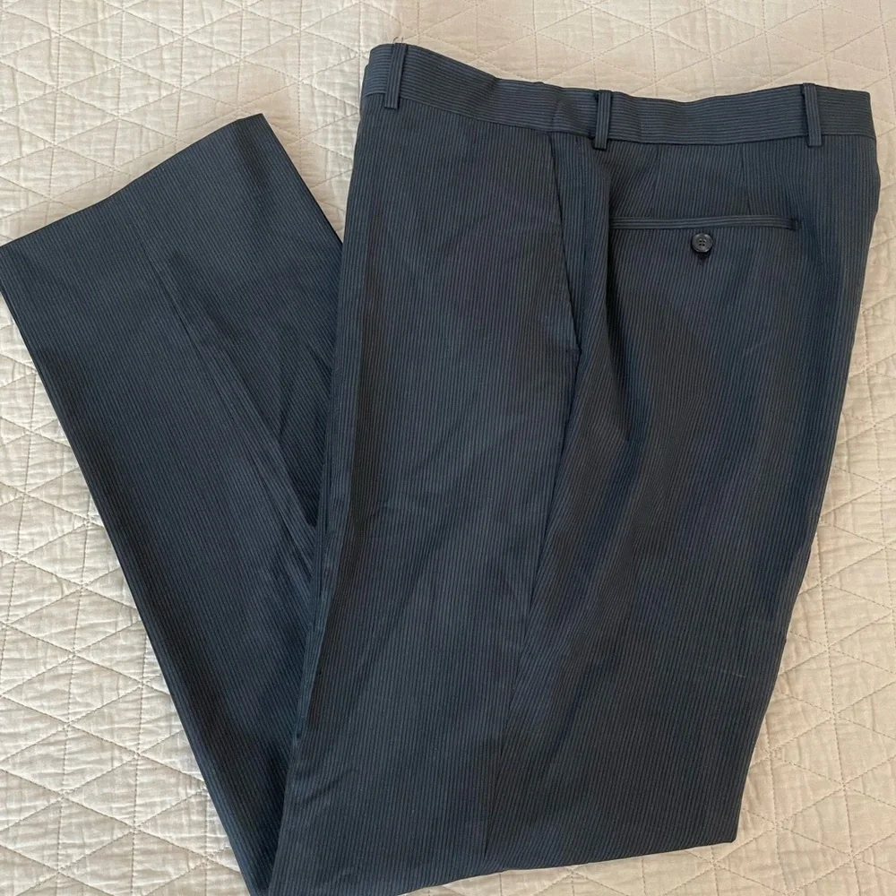 HUGO BOSS Pasolini/Movie Subtle‎ Narrow Stripe Wool Suit in Charcoal Size 44 L